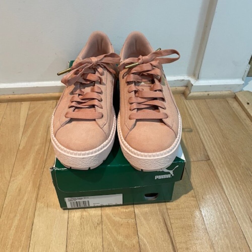 PUMA SUEDE PLATFORM TRACE PEACH BEIGE/PEARL - SIZE 8 / EUR 38.5 (BRAND NEW)
